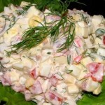 Салат с добавлением крабовых палочек