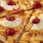 Сладкая пицца с фруктами