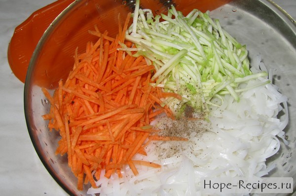 Как приготовить салат с рисовой лапшой