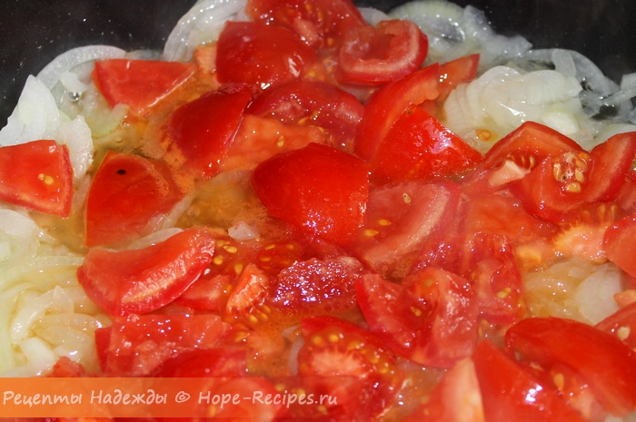 Готовим соус из помидоров с луком